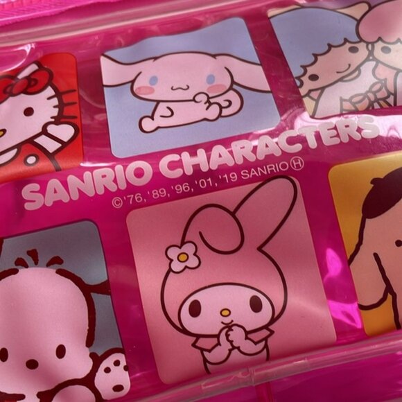 Sanrio Hello Kitty and friends - clear hot pink pouch - Picture 5 of 8